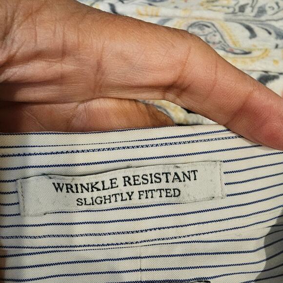 NWOT Lands End Wrinkle Resistant Slightly Fitted L/S B/D Shirt Size 16.5 33 - Picture 4 of 4